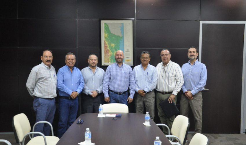 Secretario de Recursos Hidráulicos sostiene reunión de trabajo con CMIC
