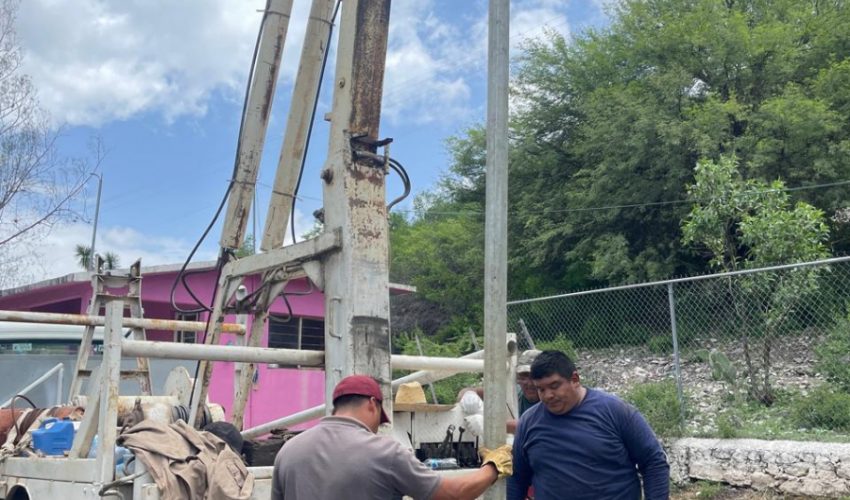 Realiza personal de la Secretaría de Recursos Hidráulicos trabajos de inspección en pozo profundo en el municipio de Bustamante