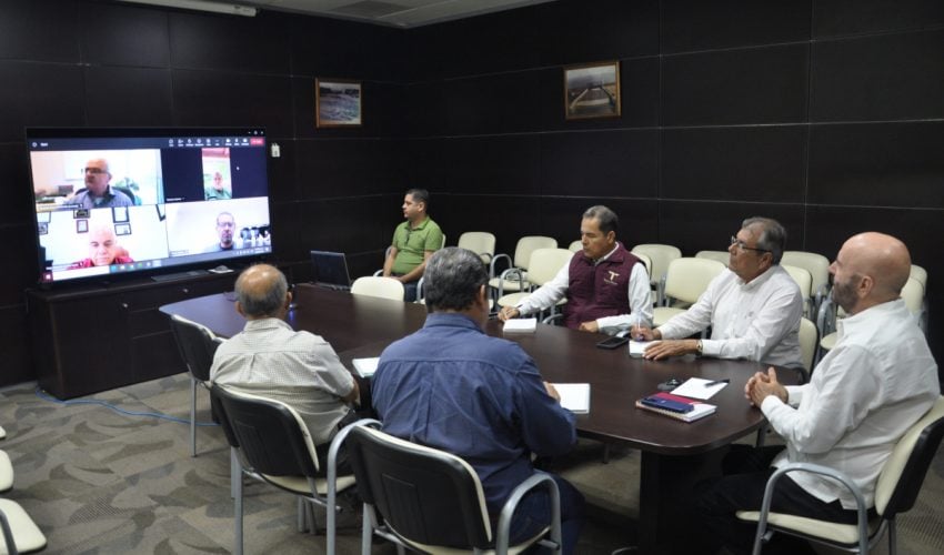 Sostiene secretario de Recursos Hidráulicos reunión con el NADBank