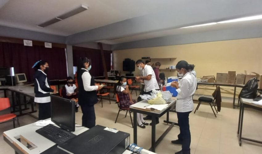 Amplía Salud la jornada de vacunación contra el VPH