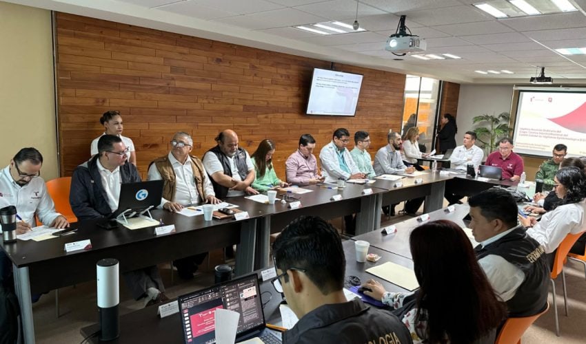 Define SST acciones para mantener bajo control dengue y brotes diarreicos