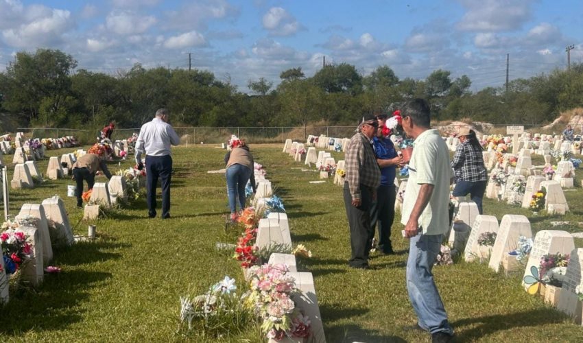 Intensifica Salud acciones contra el dengue y fumiga panteones