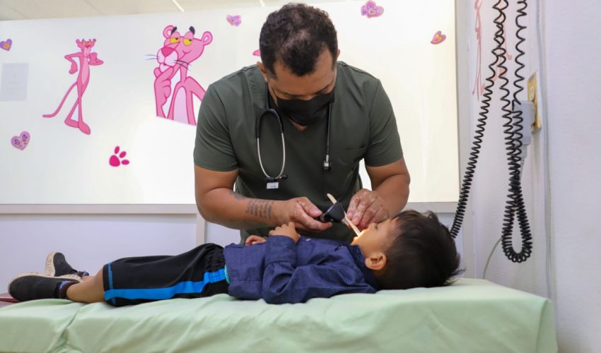 Atenta SST por enfermedad de manos, pies y boca en la población infantil