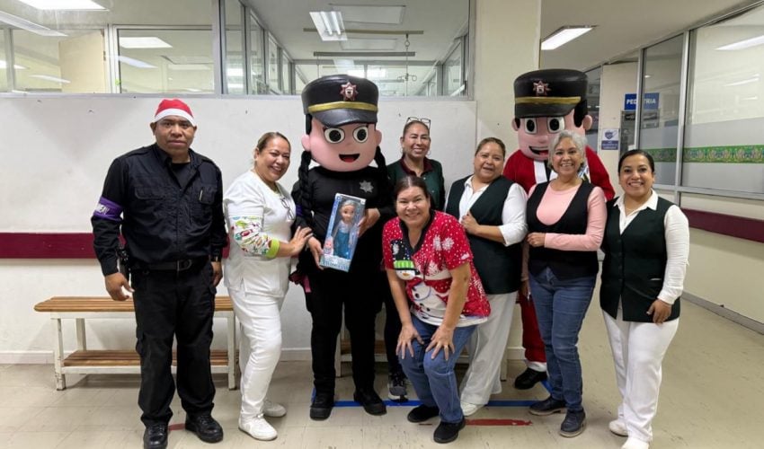 Personal de la Guardia Estatal alegra a niñez de Nuevo Laredo con posadas