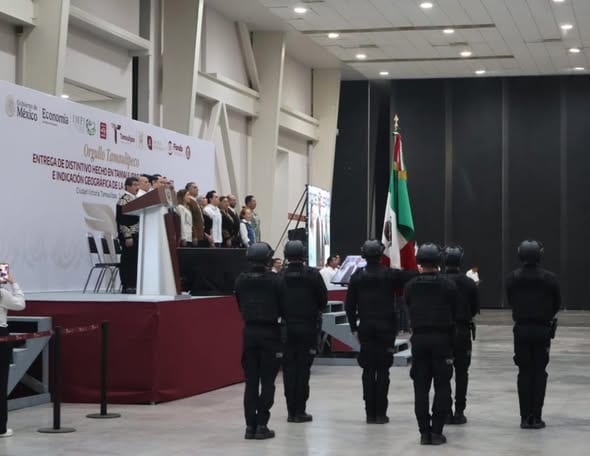 Entrega de los Distintivos Hecho en Tamaulipas