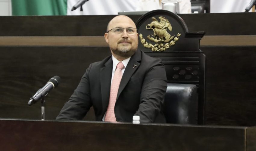 Este gobierno respeta, no dicta línea, no impone, no amenaza, no corrompe: Héctor Villegas