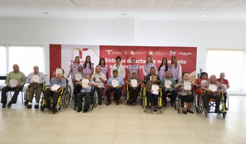 DIF Tamaulipas encabeza entrega de actas de nacimiento a adultos mayores, en colaboración con la Secretaría General de Gobierno