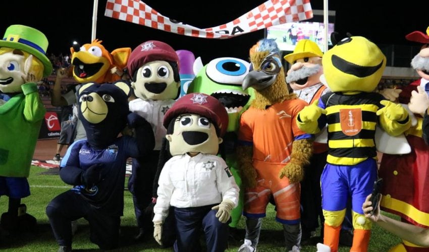 Personajes oficiales de la SSPT conviven con la ciudadanía en carrera de botargas
