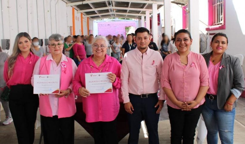 Mujeres de CEDES Victoria reciben conferencia para prevenir violencia y cáncer de mama