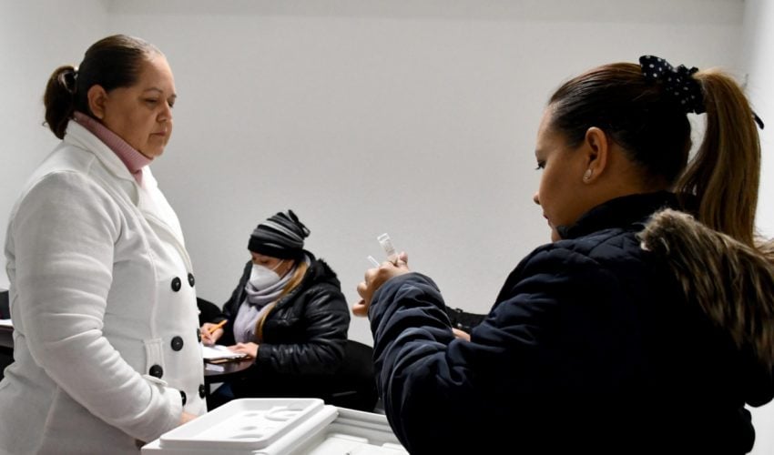 Personal de la SSPT refuerza su esquema de vacunación