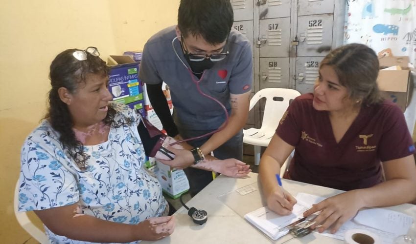 Llevan SSPT y USJT atención médica y psicológica a personas albergadas