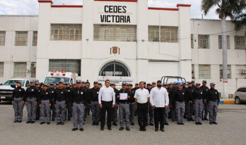 CEDES Victoria rinde homenaje a custodio por más de tres décadas de servicio