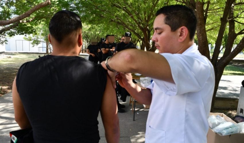 Inicia SSPT campaña de vacunación para personal operativo y administrativo
