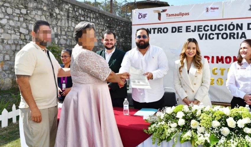 Celebran matrimonios colectivos en CEDES Victoria