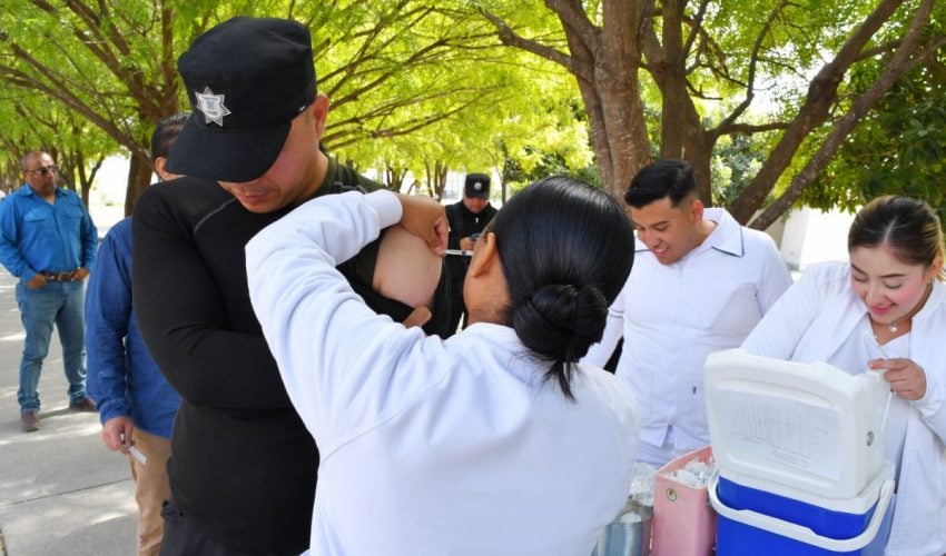 SSPT e ISSSTE realizan campaña de vacunación en Complejo Estatal de Seguridad Pública