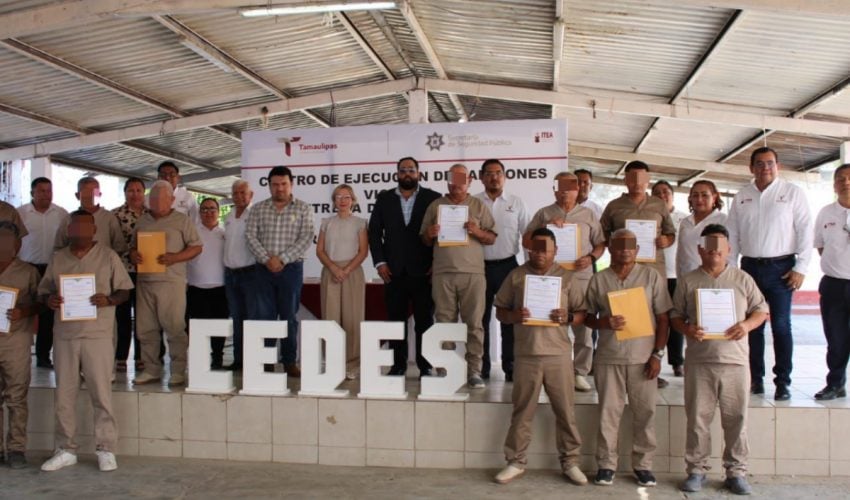 Transforma educación vidas en CEDES Victoria: entregan 52 certificados a PPLs