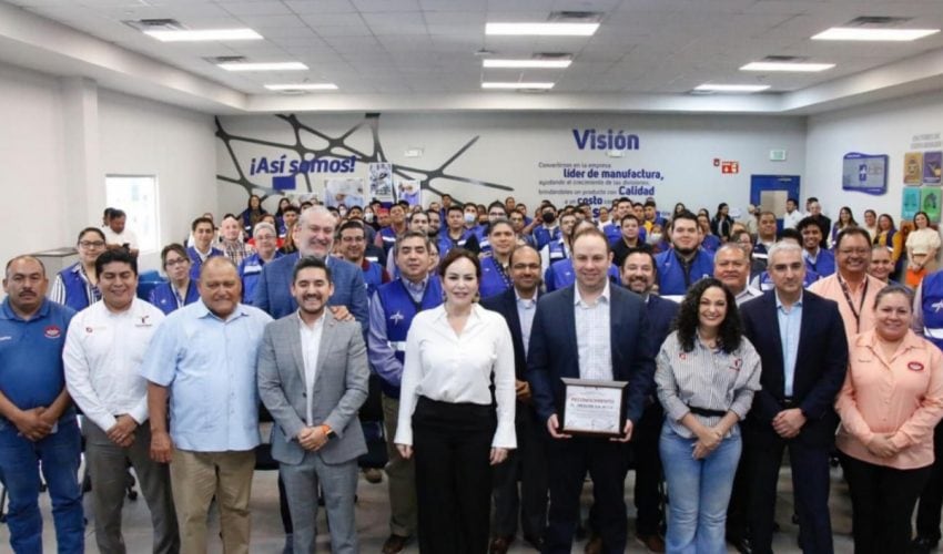 Secretaría del Trabajo entrega reconocimiento a Medline de Nuevo Laredo