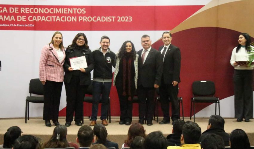 Entrega Secretaría del Trabajo reconocimientos del Procadist a servidores públicos