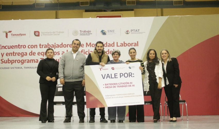 Encabeza Luis Gerardo Illoldi Reyes encuentro con trabajadores de Movilidad Laboral y entrega de equipos del subprograma Tamaulipas Equipa