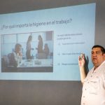 Capacitan a personal en higiene para prevenir riesgos sanitarios en centros de trabajo