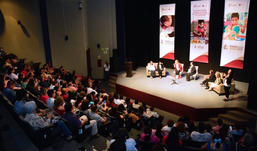 Promueve SET foro para concientizar a padres y madres sobre la educación especial