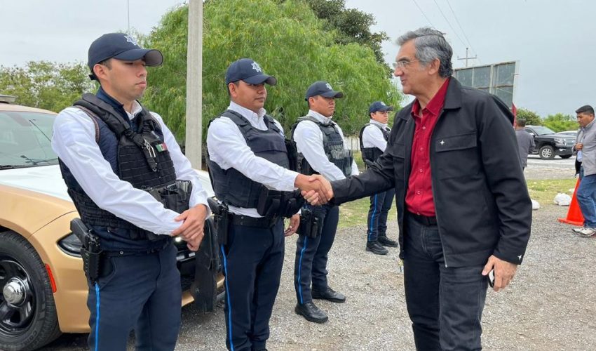 Supervisa  Gobernador módulos de seguridad y atención de turistas