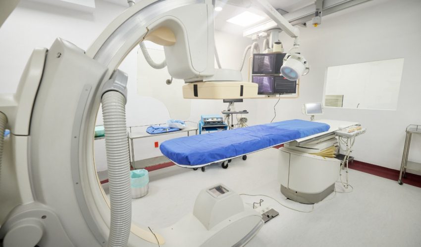 Entrega Américo equipo médico a 18 hospitales y 12 jurisdicciones sanitarias