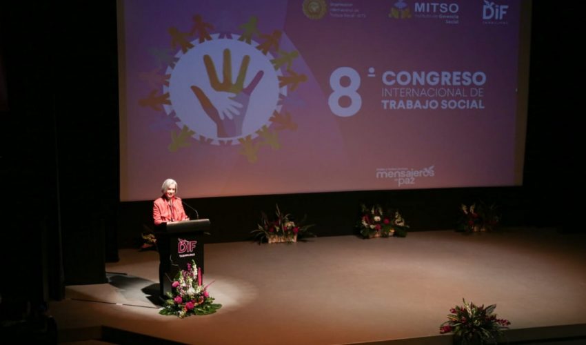 Inaugura María de Villarreal el 8° Congreso Internacional de Trabajo Social