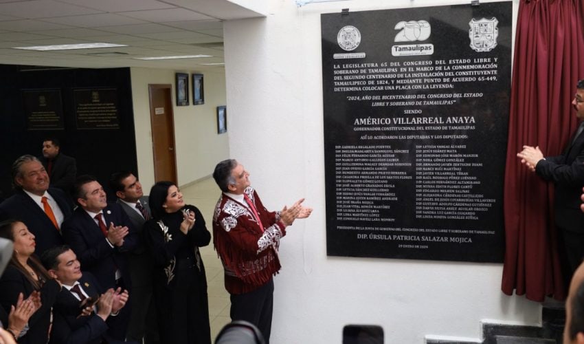 Devela gobernador placa conmemorativa del Bicentenario del Congreso de Tamaulipas