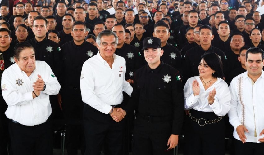 Preside gobernador ceremonia de graduación de cadetes que se incorporan a la Guardia Estatal