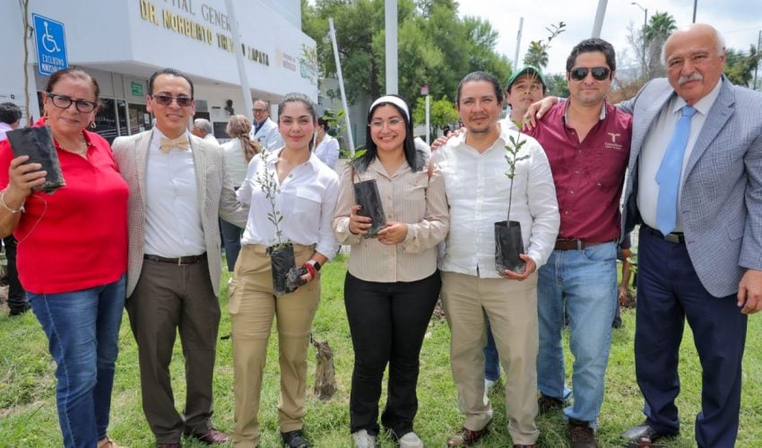 Participa Secretaría de Desarrollo Energético en reforestación del Hospital General