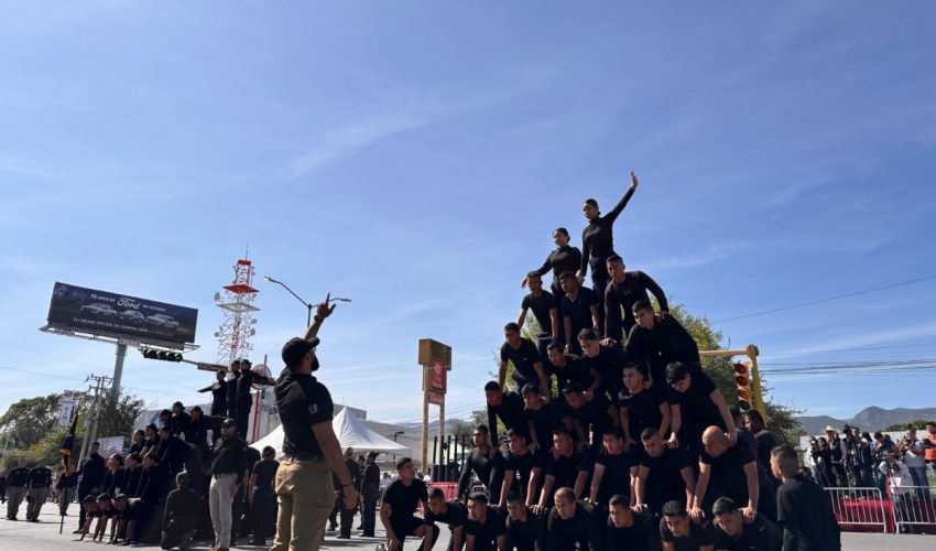 Con un contingente de 380 integrantes, USJT participa en el desfile de la Revolución Mexicana