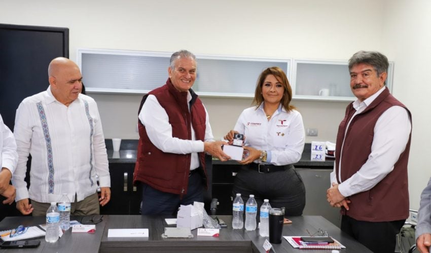 Reafirma Salud transparencia y buen gobierno: entrega videocámaras a verificadores de la COEPRIS