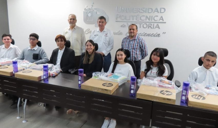 Entrega UPV becas de excelencia a estudiantes de nuevo ingreso