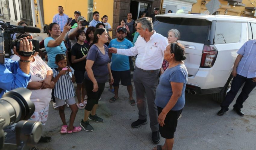 «No están solos»: recorre Américo colonias de Reynosa afectadas por las lluvias