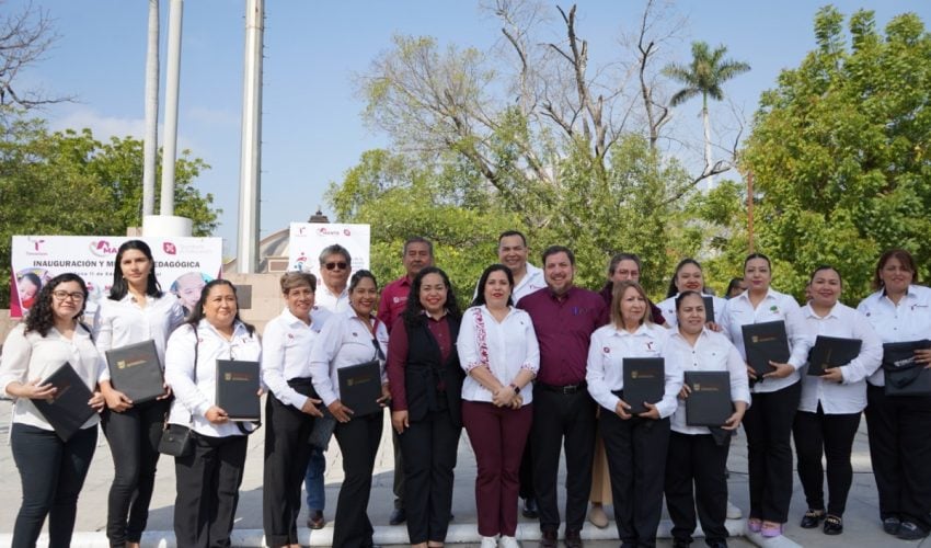 Entrega CRETAM constancias a docentes que cursaron Diplomado TEA