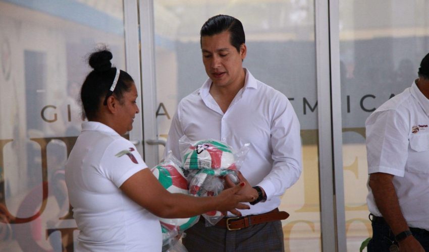 Entrega INDE Tamaulipas material deportivo a atletas y entrenadores de Tampico