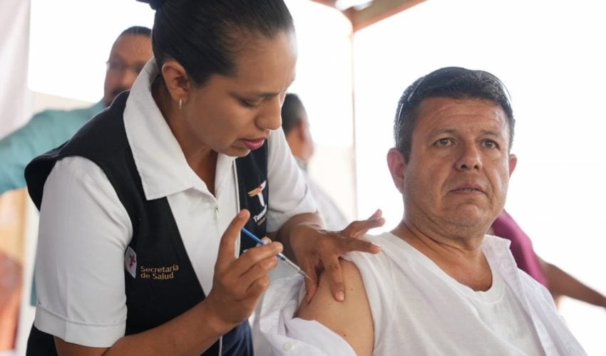 Mantiene SST vacunación contra influenza y COVID
