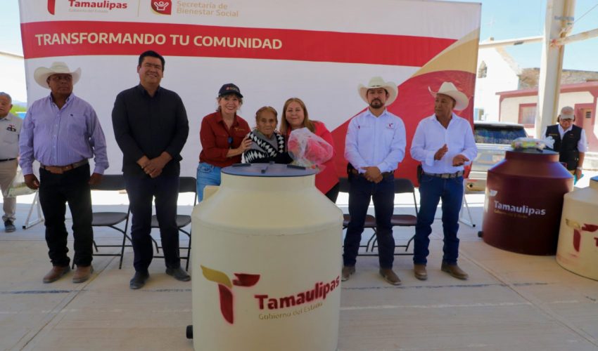 Entrega SEBIEN apoyos para Bustamante