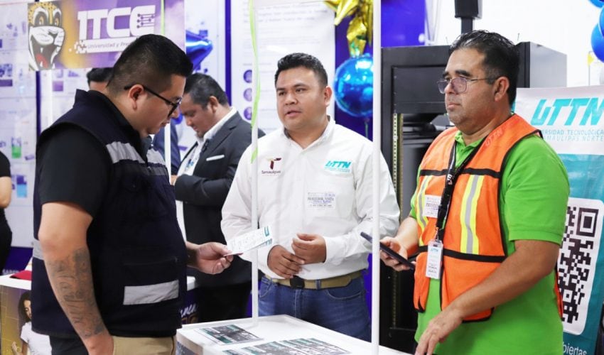 Presenta UTTN su oferta educativa en feria organizada por maquiladora