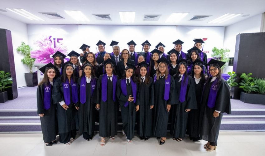 Gradúa DIF Tamaulipas a nuevos terapeutas físicos del Centro de Rehabilitación y Educación Especial