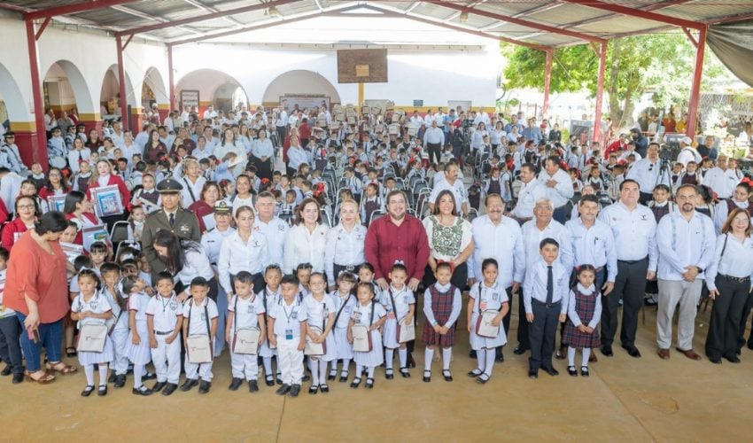 Arranca ciclo escolar 2025-2026 en Tamaulipas con entrega de útiles, uniformes y libros de texto