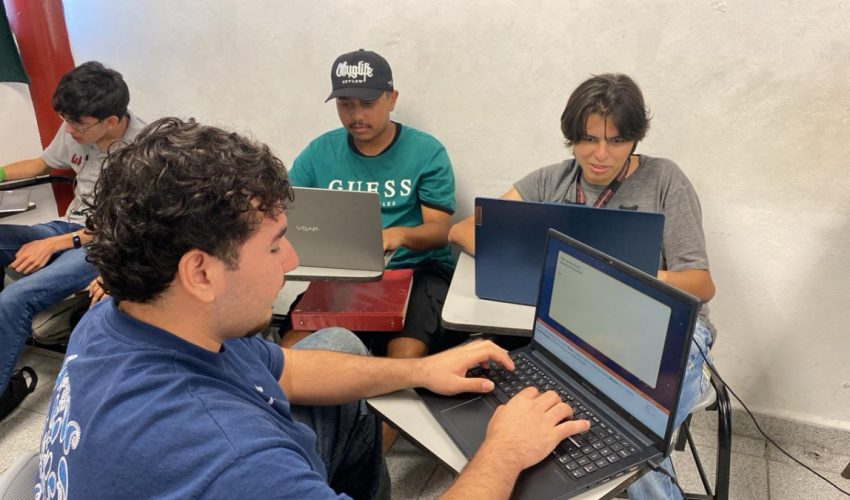 Impulsa UPRR talento de sus estudiantes con certificación internacional