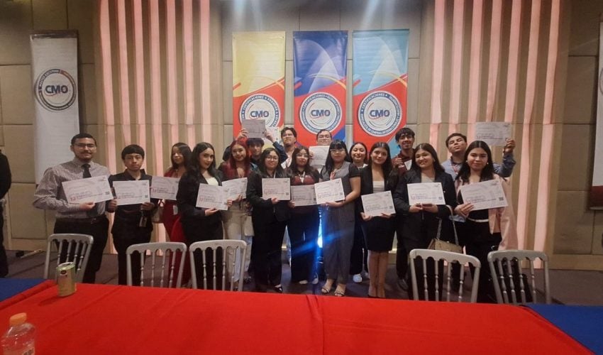 Actualizan a jóvenes de la UTTN en reformas aduaneras y arancelarias