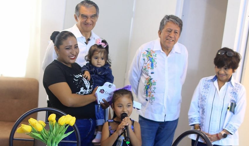 En enlace a la mañanera,  presidenta Sheinbaum y Américo entregan viviendas a familias de pescadores en Tamaulipas