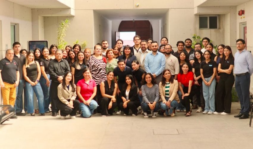 Impulsa CEAV formación académica de futuros profesionales del derecho