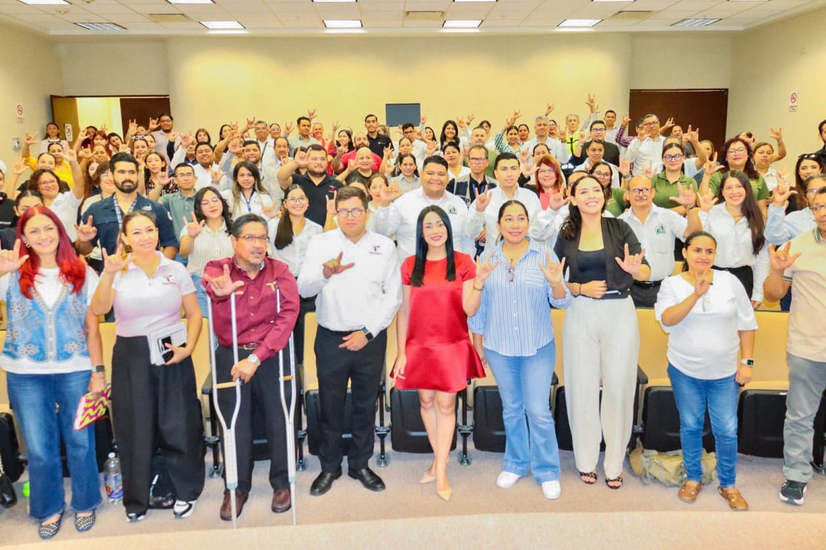 The Tamaulipas Government trains public servants in Mexican Sign Language to strengthen inclusion
