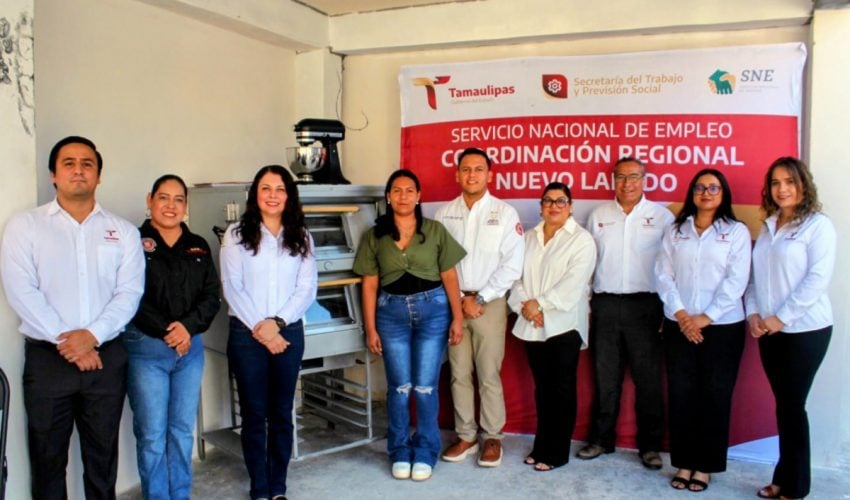 Fortalece STPS emprendimiento con entrega de equipo productivo a dos negocios de Nuevo Laredo